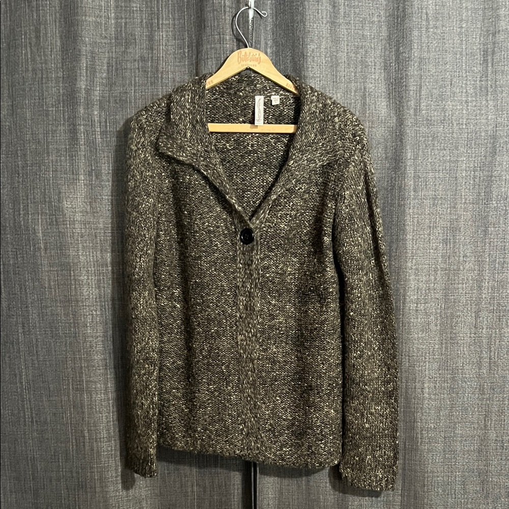 Alliance knitters Inc. brown and gray knit sweater single button closure large